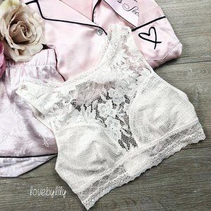 2/$30 ❤️ Victoria’s Secret High Neck Bralette Bra